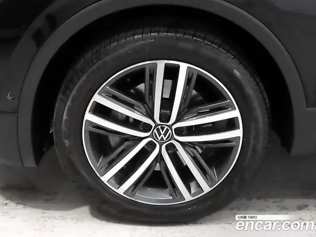 Volkswagen Tiguan 2023 2.0 автомат (гидро), миниатюра 5 Volkswagen Tiguan 2023 2.0 автомат (гидро), миниатюра 5