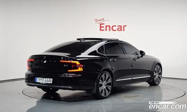 Volvo S90, 2023, 28 014 км