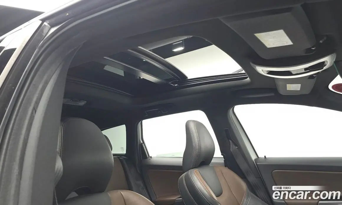 Volvo XC60 2016 2.4 автомат (гидро), фото 15 Volvo XC60 2016 2.4 автомат (гидро), фото 15