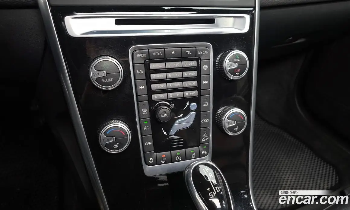 Volvo XC60 2016 2.4 автомат (гидро), фото 16 Volvo XC60 2016 2.4 автомат (гидро), фото 16