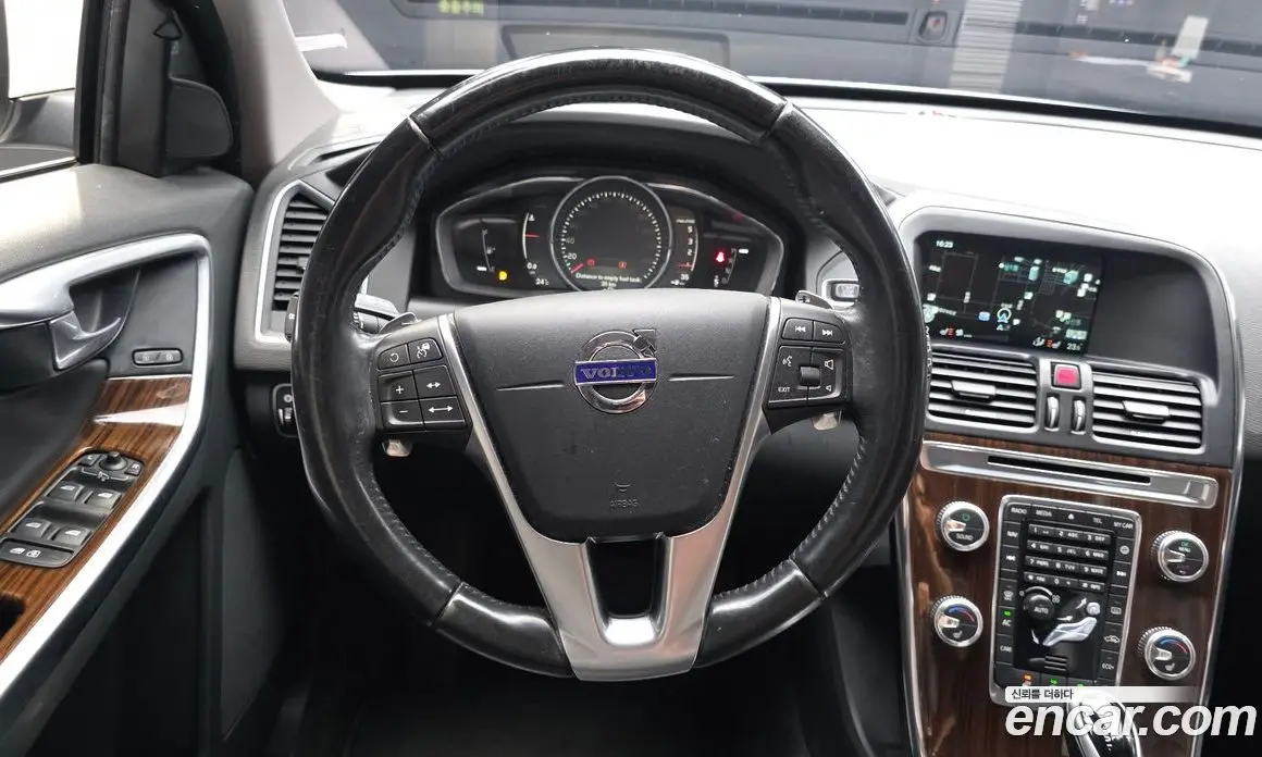 Volvo XC60 2017 2.0 автомат (гидро), фото 13 Volvo XC60 2017 2.0 автомат (гидро), фото 13