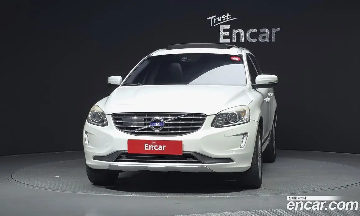 Volvo XC60 2017 2.0 автомат (гидро), фото 3 Volvo XC60 2017 2.0 автомат (гидро), фото 3