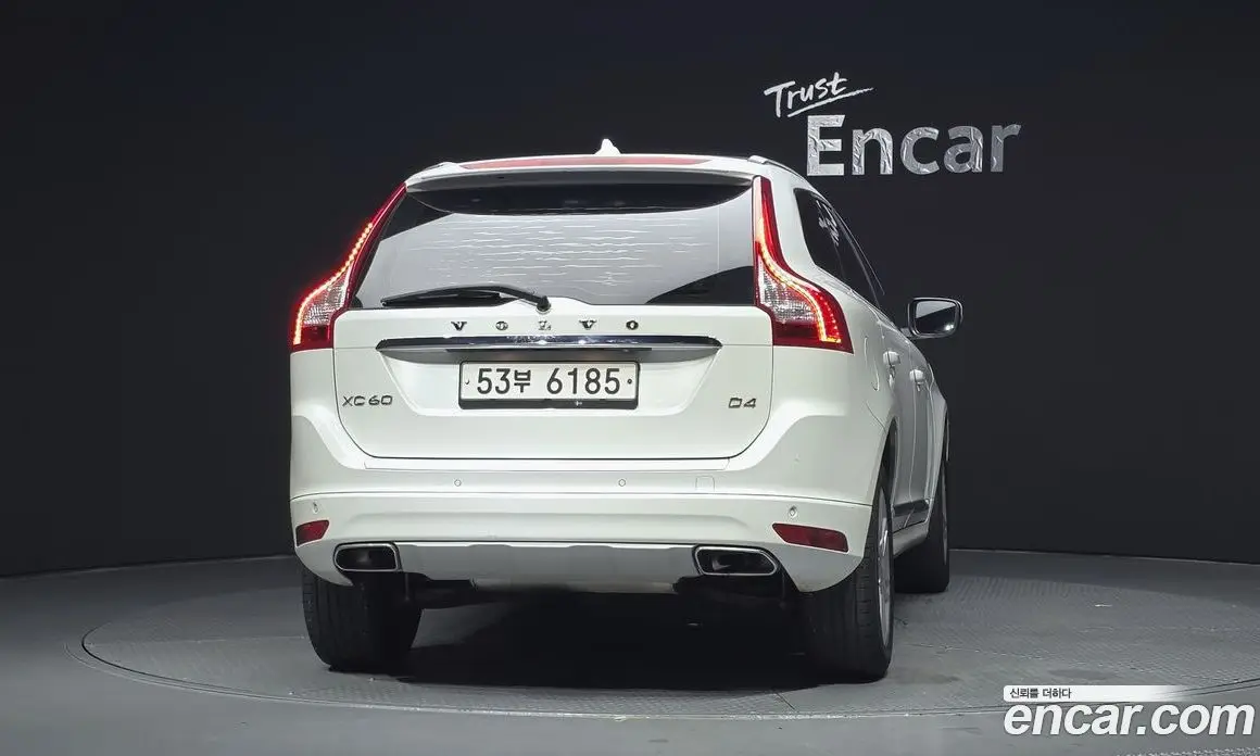 Volvo XC60 2017 2.0 автомат (гидро), фото 4 Volvo XC60 2017 2.0 автомат (гидро), фото 4