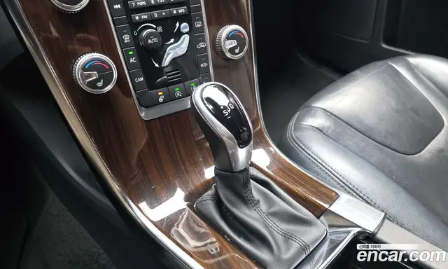 Volvo XC60 2017 2.0 автомат (гидро), миниатюра 9 Volvo XC60 2017 2.0 автомат (гидро), миниатюра 9
