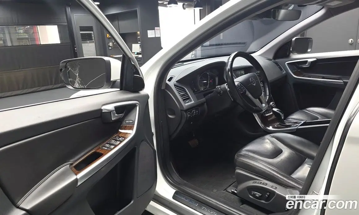 Volvo XC60 2017 2.0 автомат (гидро), фото 10 Volvo XC60 2017 2.0 автомат (гидро), фото 10