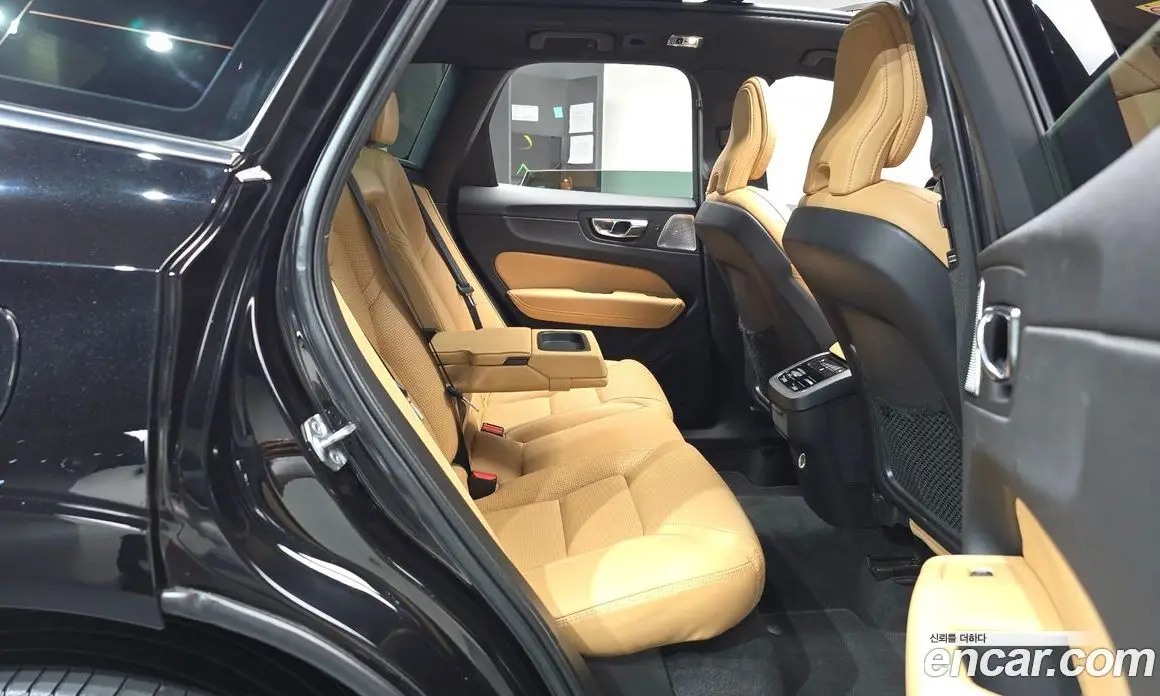 Volvo XC60 2020 2.0 автомат (гидро), фото 17 Volvo XC60 2020 2.0 автомат (гидро), фото 17