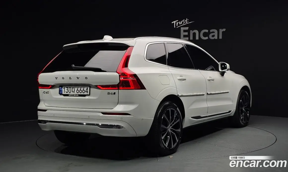 Volvo XC60 2023 2.0 автомат (гидро), фото 2 Volvo XC60 2023 2.0 автомат (гидро), фото 2
