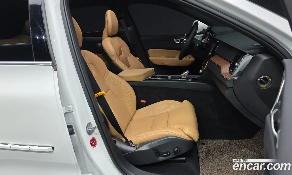 Volvo XC60 2023 2.0 автомат (гидро), фото 11 Volvo XC60 2023 2.0 автомат (гидро), фото 11