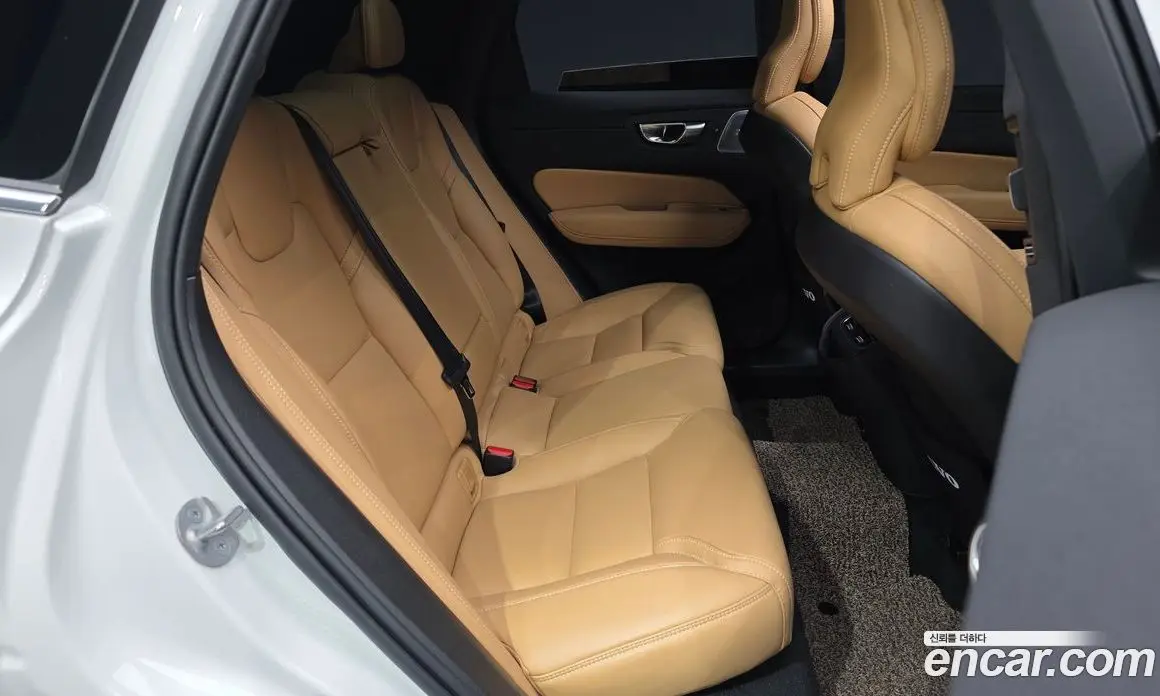 Volvo XC60 2023 2.0 автомат (гидро), фото 12 Volvo XC60 2023 2.0 автомат (гидро), фото 12