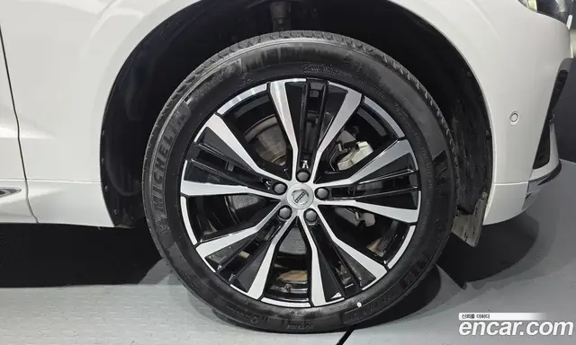 Volvo XC60 2023 2.0 автомат (гидро), миниатюра 5 Volvo XC60 2023 2.0 автомат (гидро), миниатюра 5