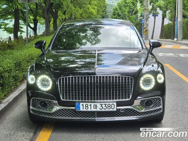 Bentley Flying Spur 2023 4.0 автомат (гидро), миниатюра 1