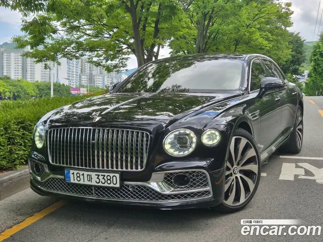 Bentley Flying Spur 2023 4.0 автомат (гидро), миниатюра 2