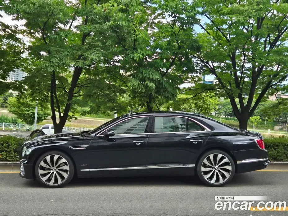 Bentley Flying Spur 2023 4.0 автомат (гидро), фото 3