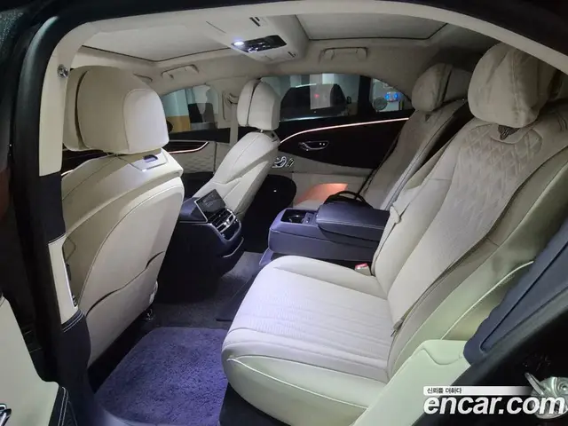 Bentley Flying Spur 2023 4.0 автомат (гидро), миниатюра 10