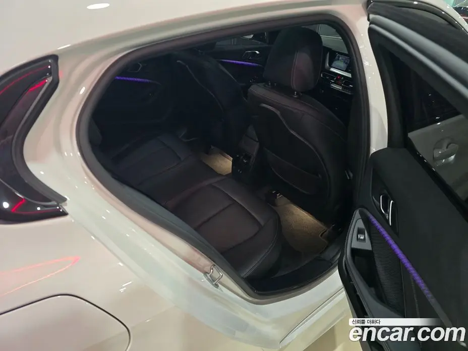 BMW 1 серия 2022 2.0 автомат (гидро), фото 17