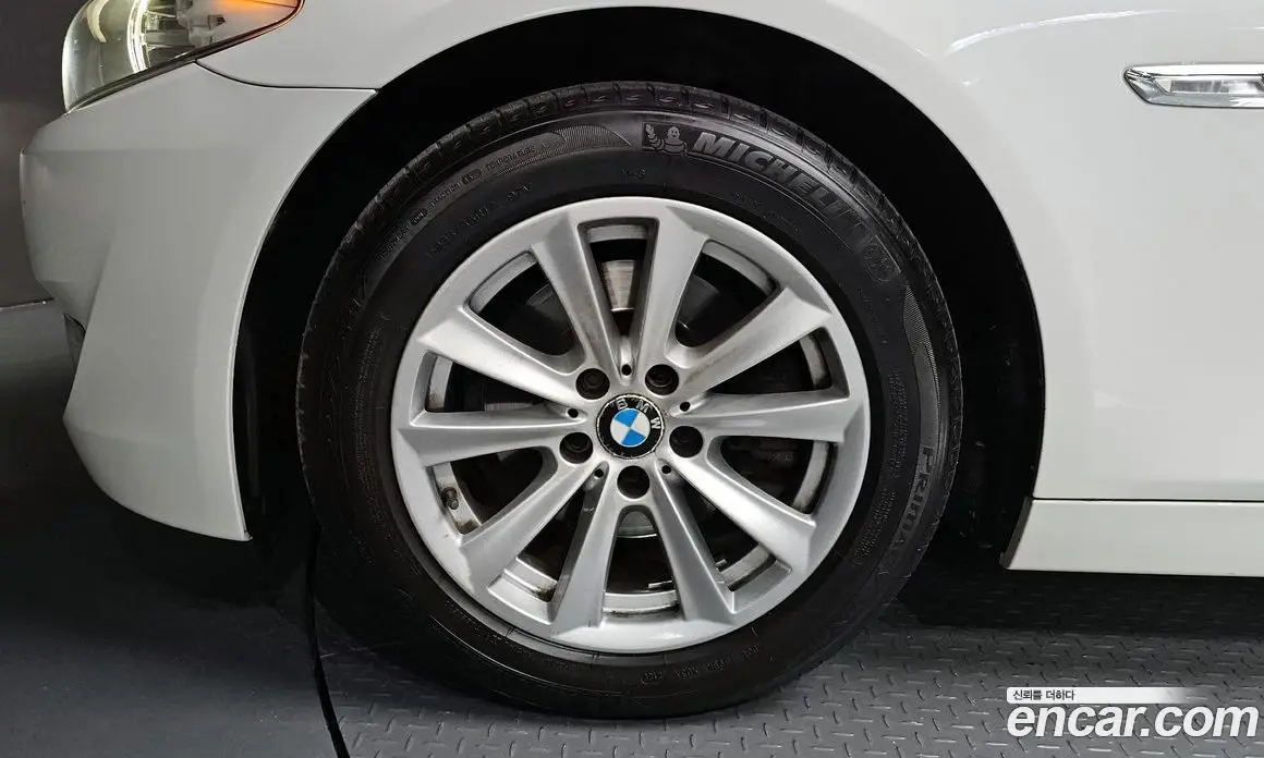BMW 5 серия 2011 2.0 автомат (гидро), фото 5
