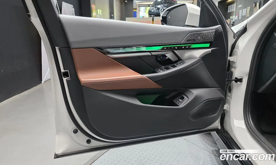 BMW 5 серия 2024 2.0 автомат (гидро), фото 14