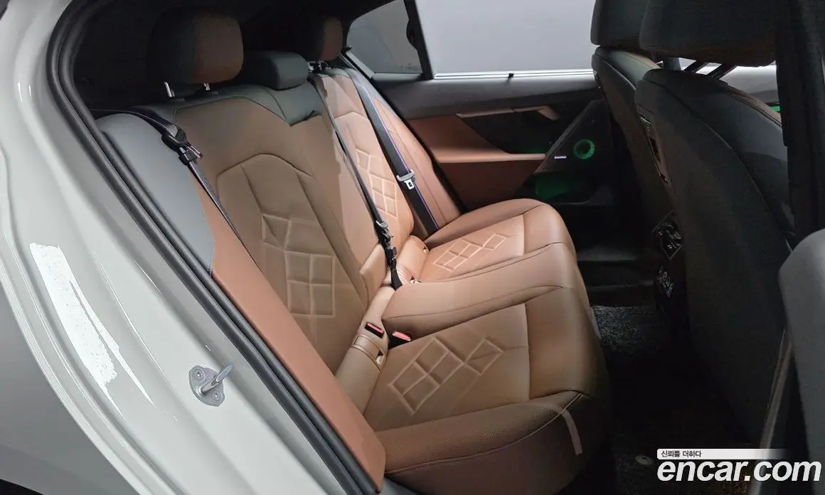 BMW 5 серия 2024 2.0 автомат (гидро), фото 17