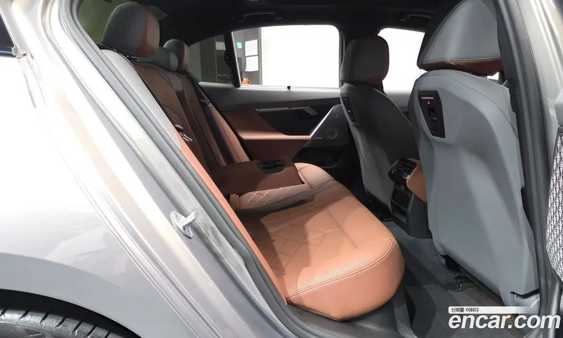 BMW 5 серия 2025 3.0 механика, фото 16 BMW 5 серия 2025 3.0 механика, фото 16