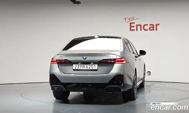 BMW 5 серия 2025 3.0 механика, миниатюра 3 BMW 5 серия 2025 3.0 механика, миниатюра 3