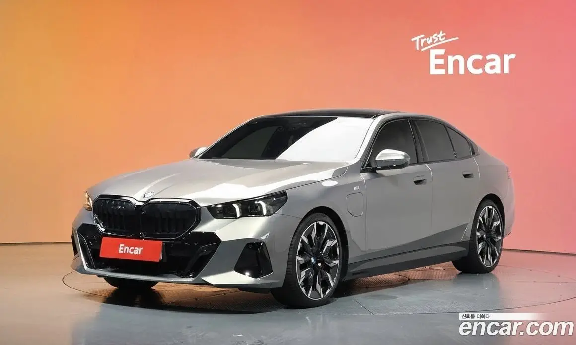 BMW 5 серия 2025 3.0 механика, фото 35 BMW 5 серия 2025 3.0 механика, фото 35