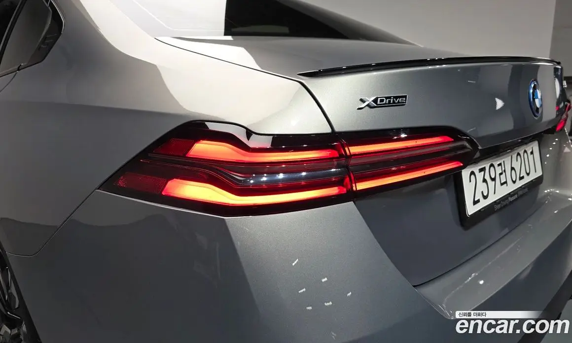 BMW 5 серия 2025 3.0 механика, фото 8 BMW 5 серия 2025 3.0 механика, фото 8