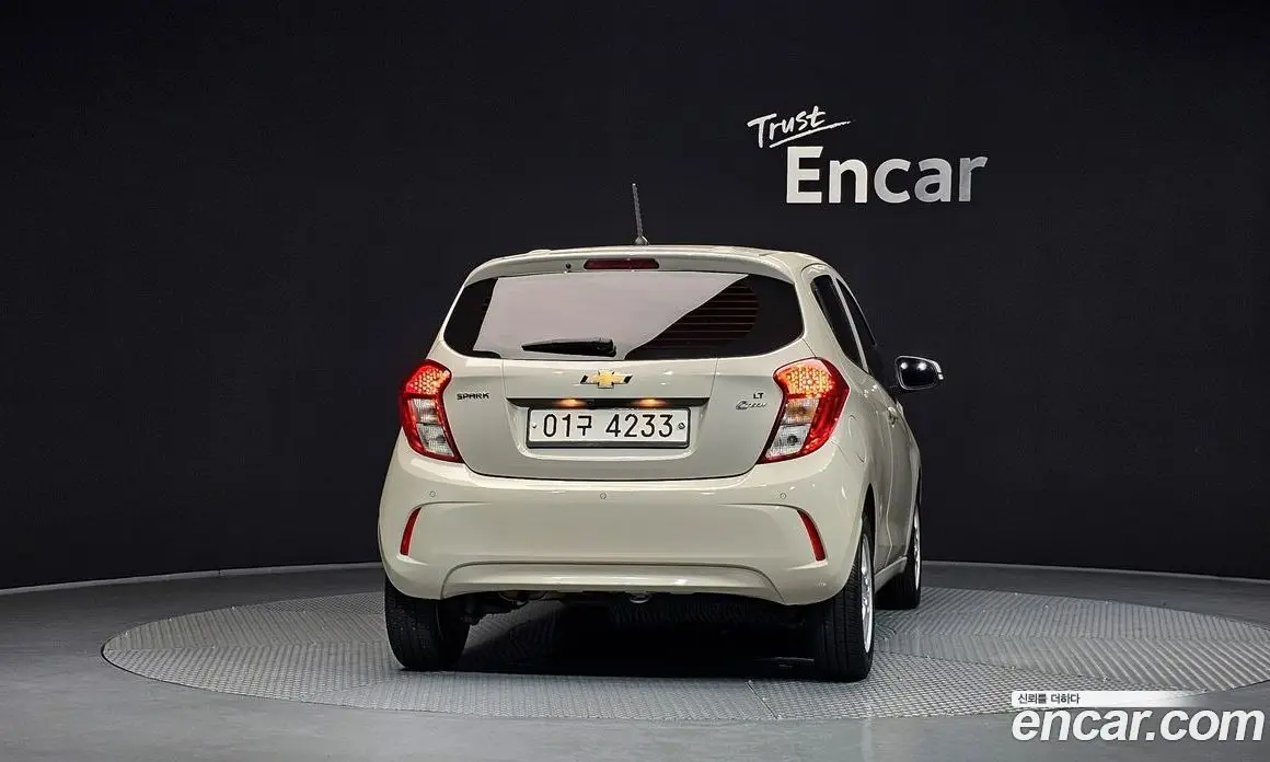 Chevrolet Spark 2017 1.0 автомат (гидро), фото 4 Chevrolet Spark 2017 1.0 автомат (гидро), фото 4