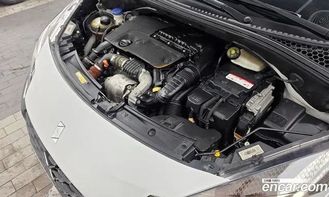 Citroen DS3 2017 1.6 автомат (гидро), миниатюра 6 Citroen DS3 2017 1.6 автомат (гидро), миниатюра 6