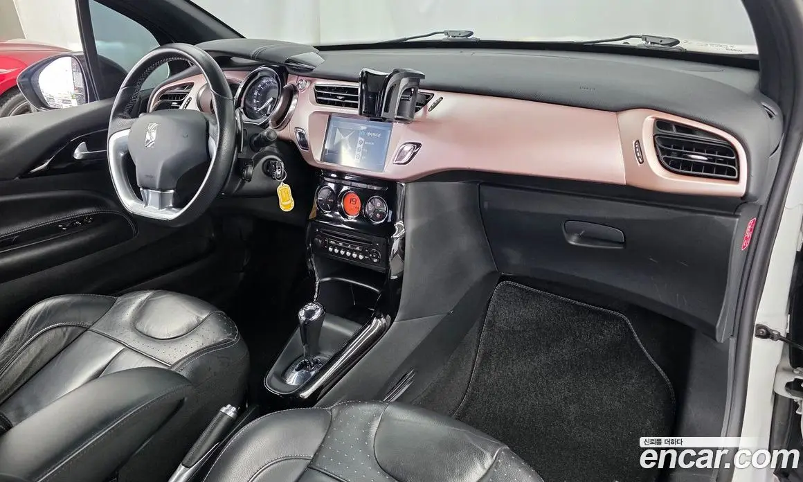 Citroen DS3 2017 1.6 автомат (гидро), фото 10 Citroen DS3 2017 1.6 автомат (гидро), фото 10