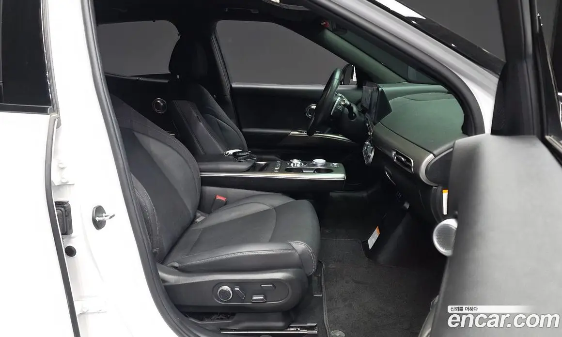 Genesis GV60 2022 0.1 автомат (гидро), фото 17 Genesis GV60 2022 0.1 автомат (гидро), фото 17