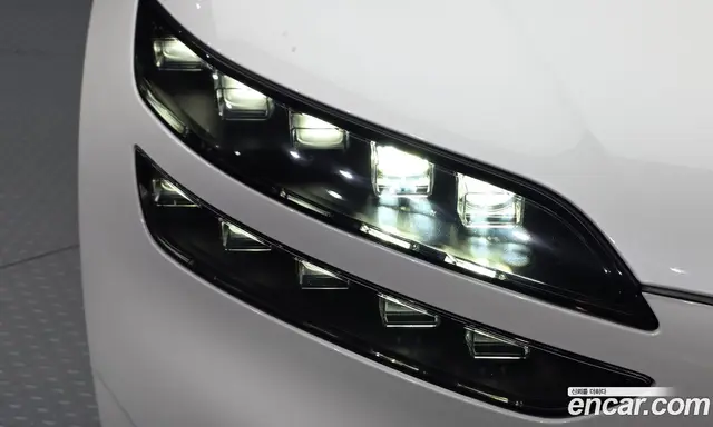 Genesis GV60 2022 0.1 автомат (гидро), миниатюра 8 Genesis GV60 2022 0.1 автомат (гидро), миниатюра 8