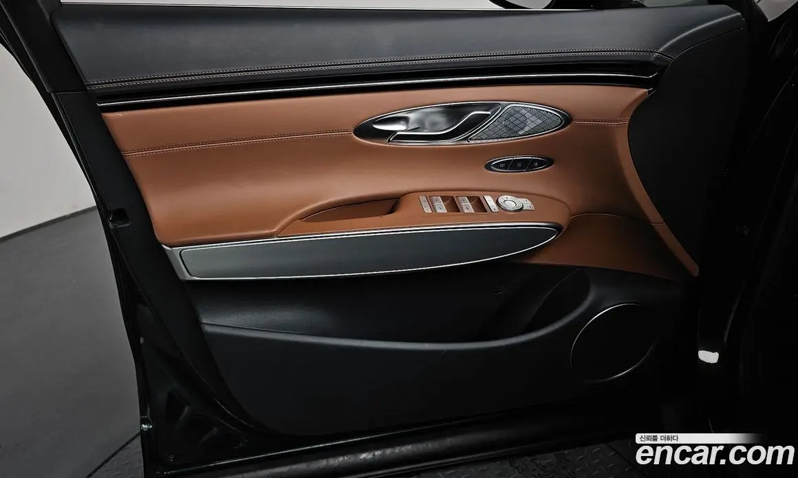 Genesis GV70 2021 2.5 автомат (гидро), фото 14 Genesis GV70 2021 2.5 автомат (гидро), фото 14