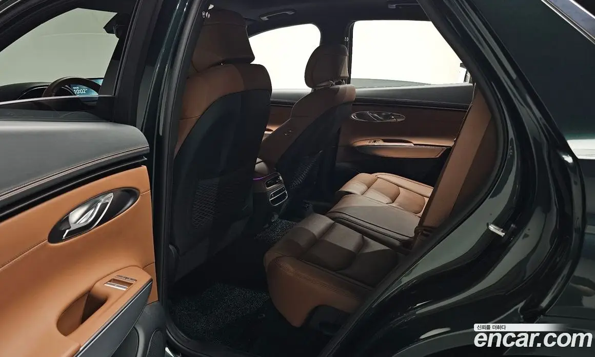 Genesis GV70 2021 2.5 автомат (гидро), фото 16 Genesis GV70 2021 2.5 автомат (гидро), фото 16
