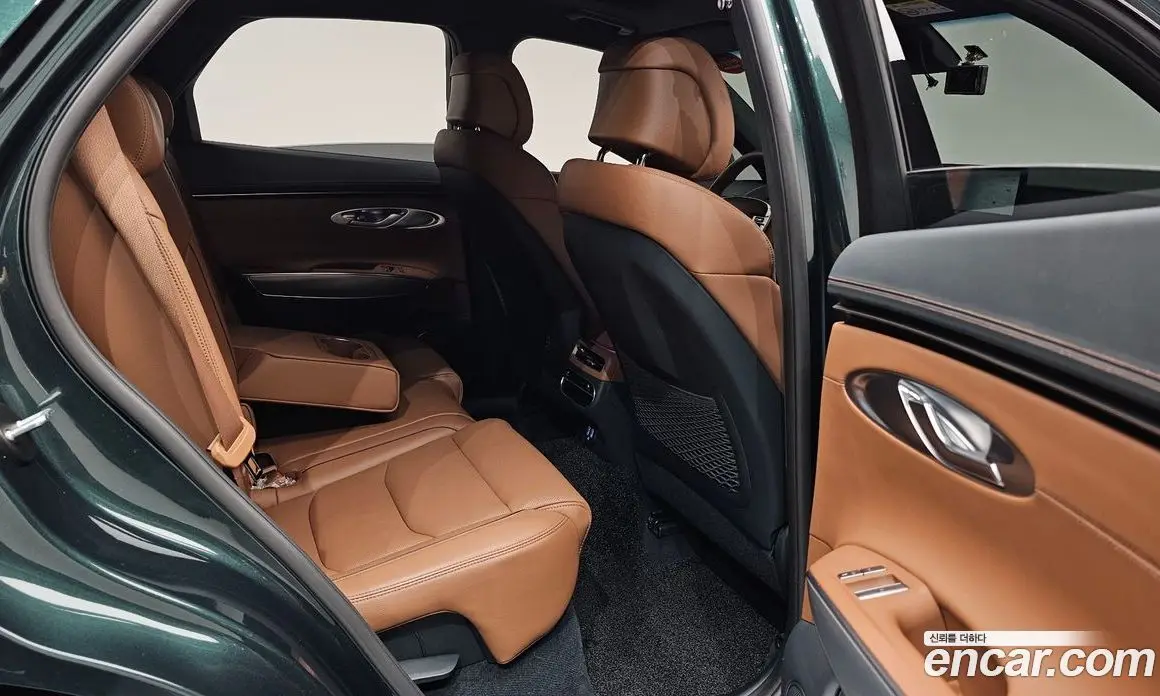 Genesis GV70 2021 2.5 автомат (гидро), фото 17 Genesis GV70 2021 2.5 автомат (гидро), фото 17