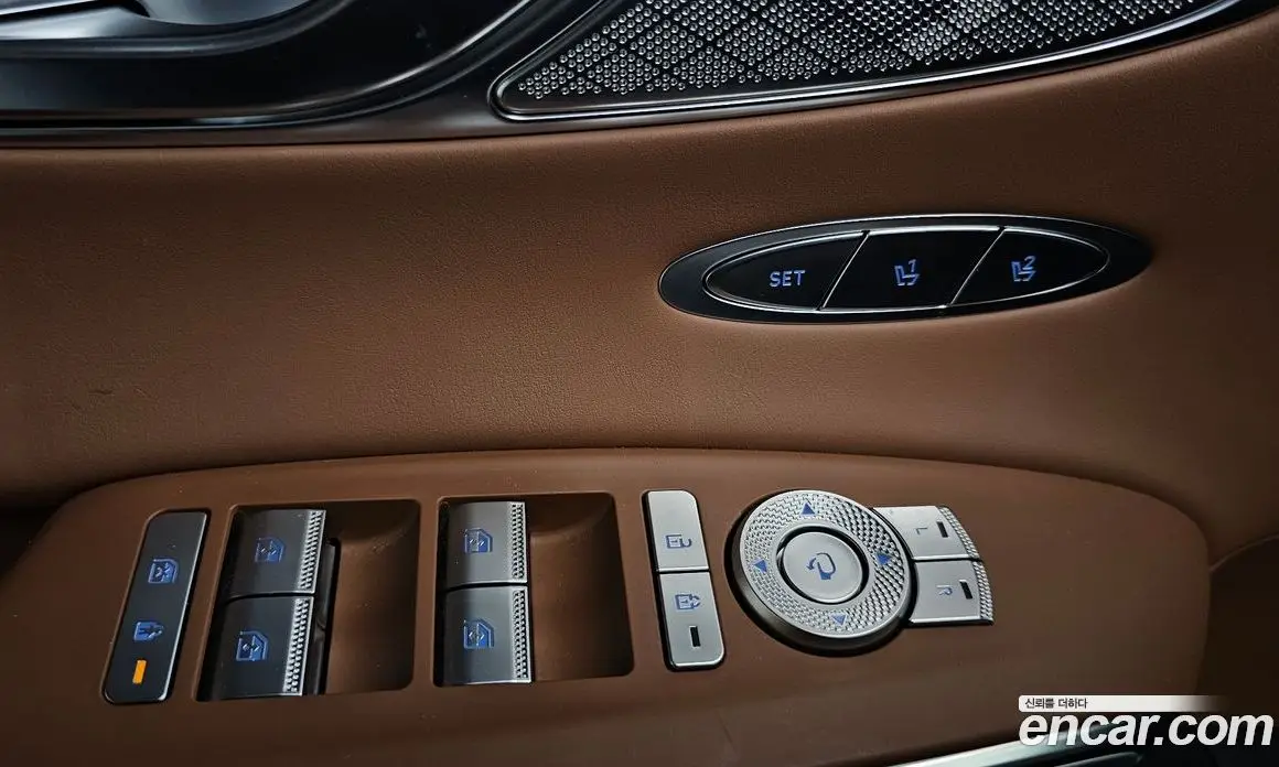 Genesis GV70 2021 2.5 автомат (гидро), фото 25 Genesis GV70 2021 2.5 автомат (гидро), фото 25
