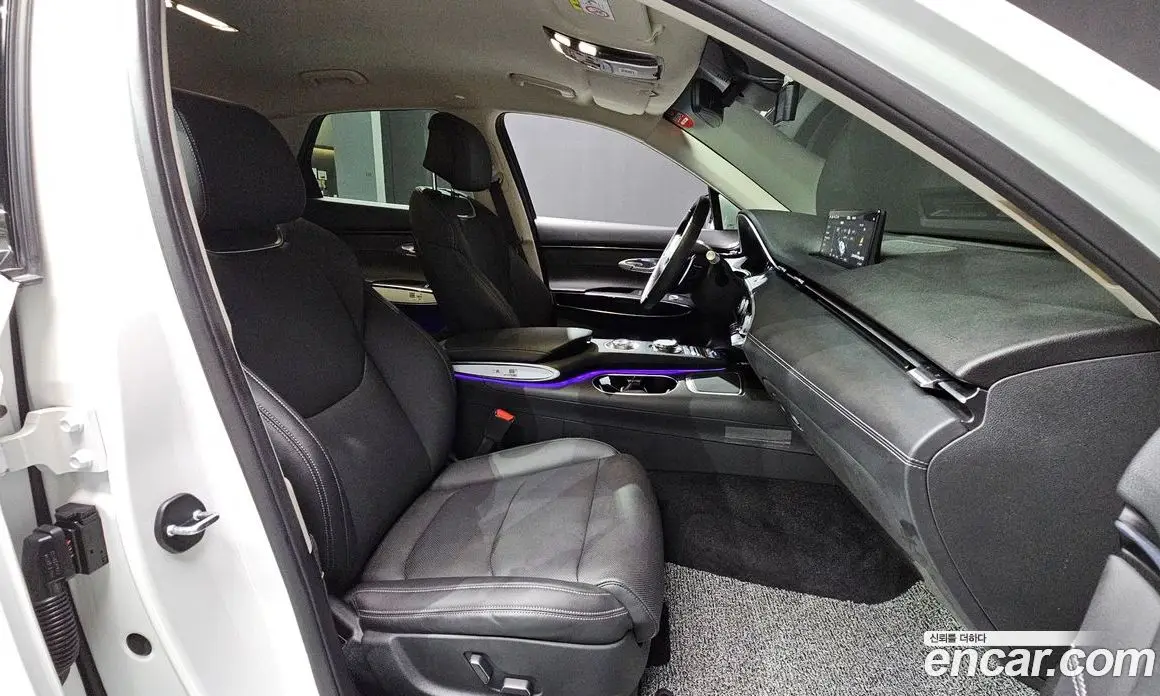 Genesis GV70 2023 2.5 автомат (гидро), фото 16 Genesis GV70 2023 2.5 автомат (гидро), фото 16