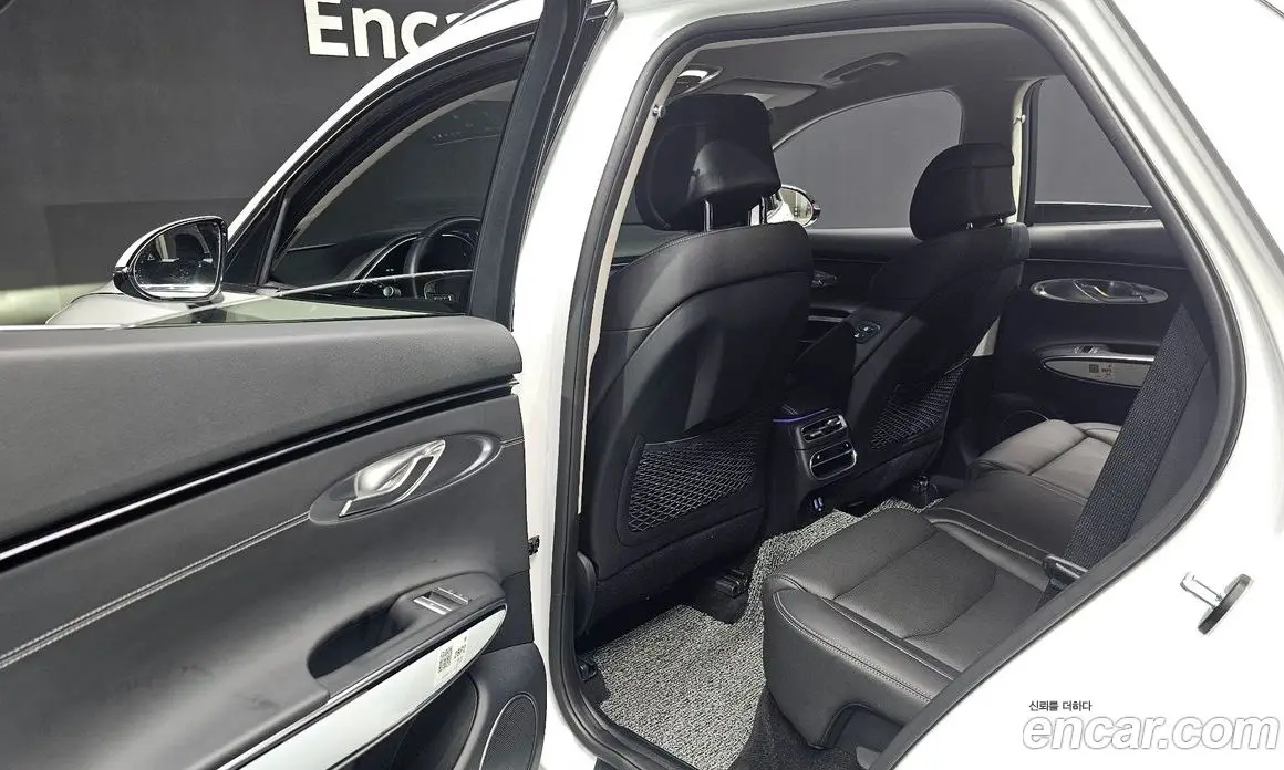 Genesis GV70 2023 2.5 автомат (гидро), фото 22 Genesis GV70 2023 2.5 автомат (гидро), фото 22
