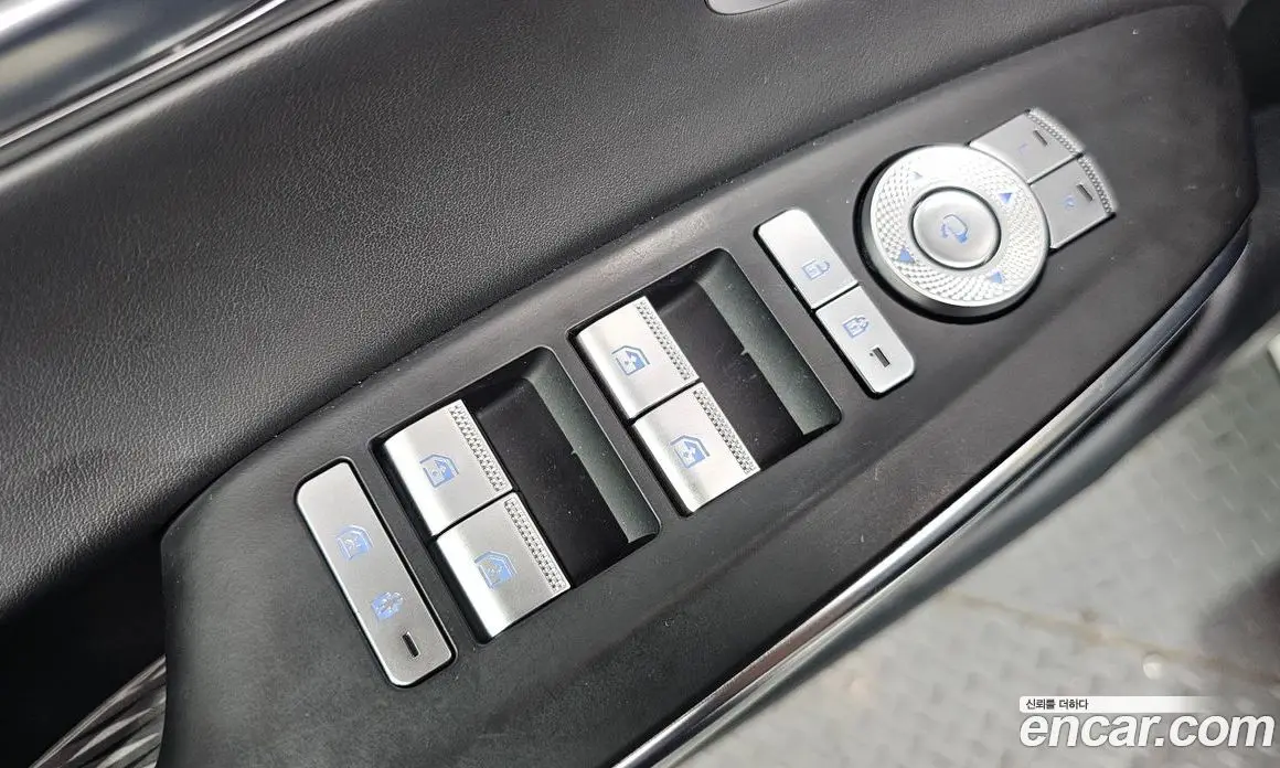 Genesis GV70 2023 2.5 автомат (гидро), фото 27 Genesis GV70 2023 2.5 автомат (гидро), фото 27
