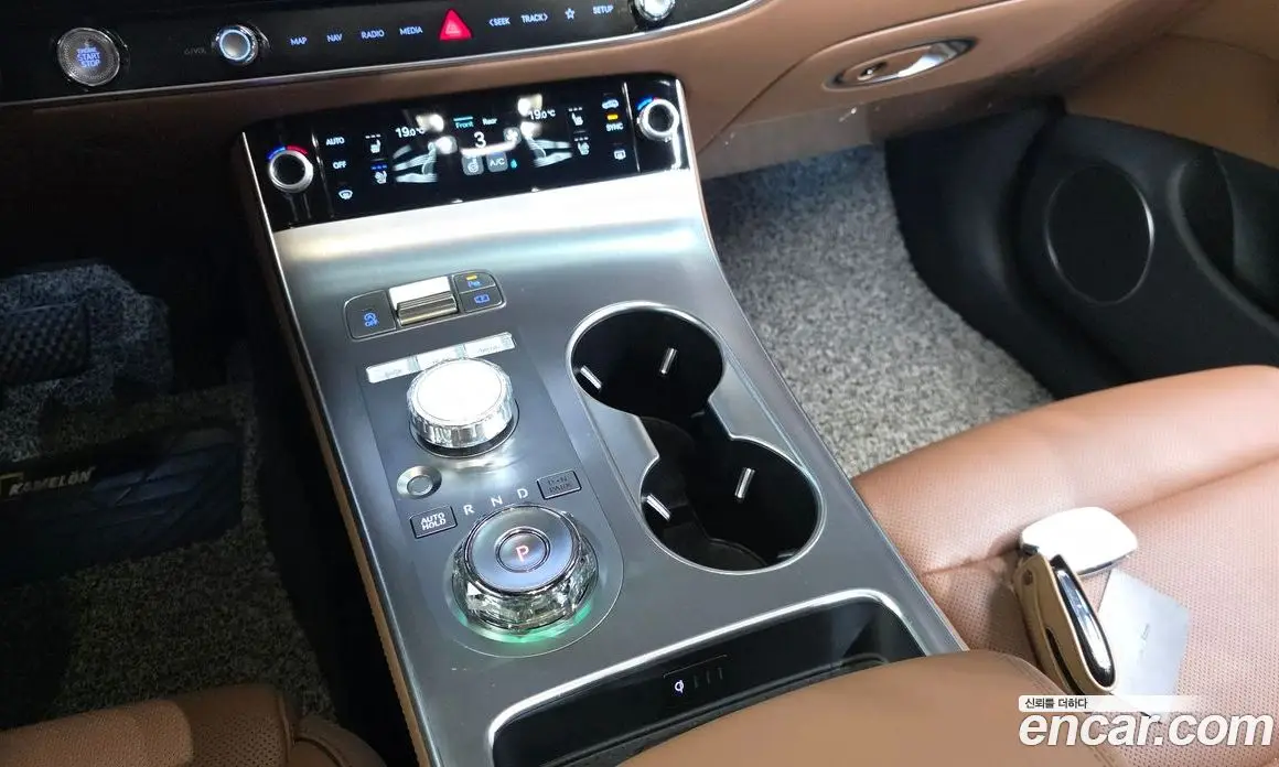 Genesis GV70 2024 2.5 автомат (гидро), фото 12 Genesis GV70 2024 2.5 автомат (гидро), фото 12