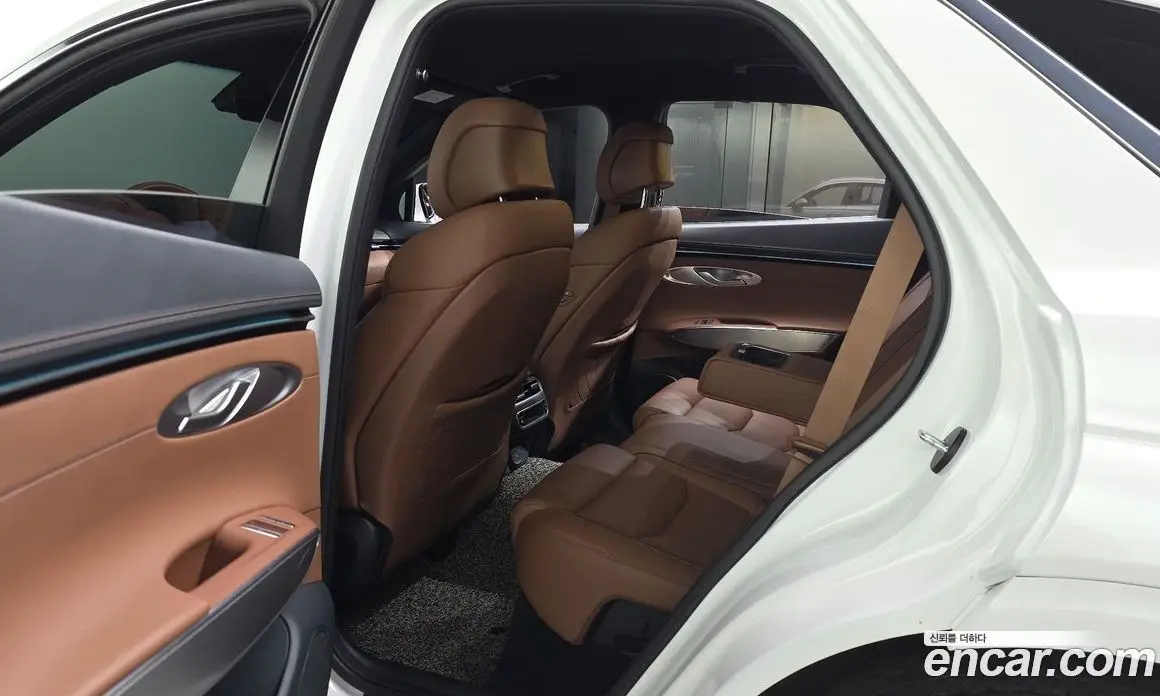 Genesis GV70 2024 2.5 автомат (гидро), фото 16 Genesis GV70 2024 2.5 автомат (гидро), фото 16
