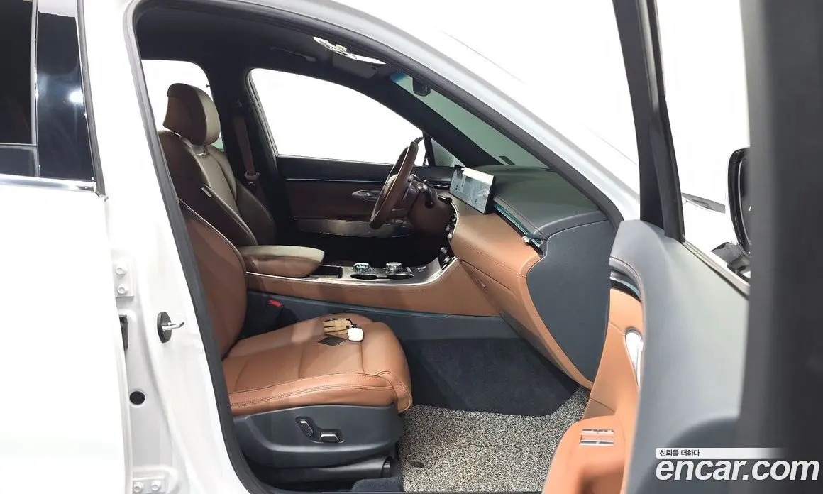 Genesis GV70 2024 2.5 автомат (гидро), фото 17 Genesis GV70 2024 2.5 автомат (гидро), фото 17