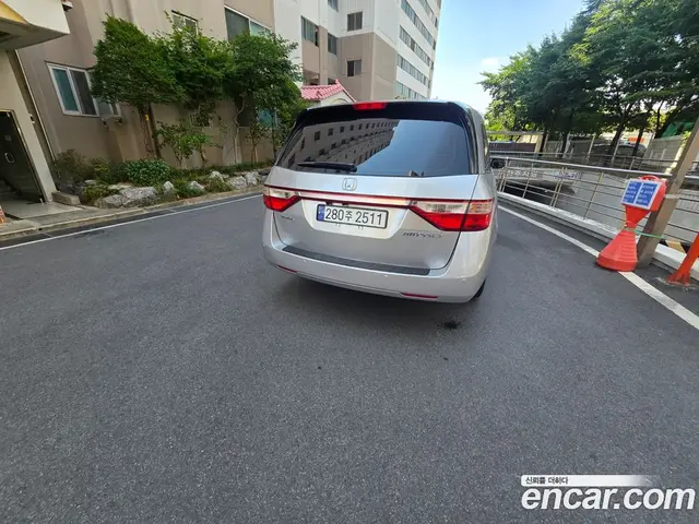 Honda Odyssey 2013 3.5 автомат (гидро), миниатюра 2 Honda Odyssey 2013 3.5 автомат (гидро), миниатюра 2