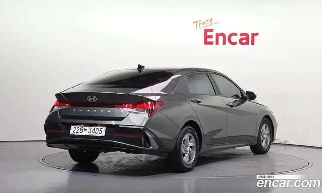 Hyundai Avante 2023 1.6 автомат (гидро), миниатюра 2