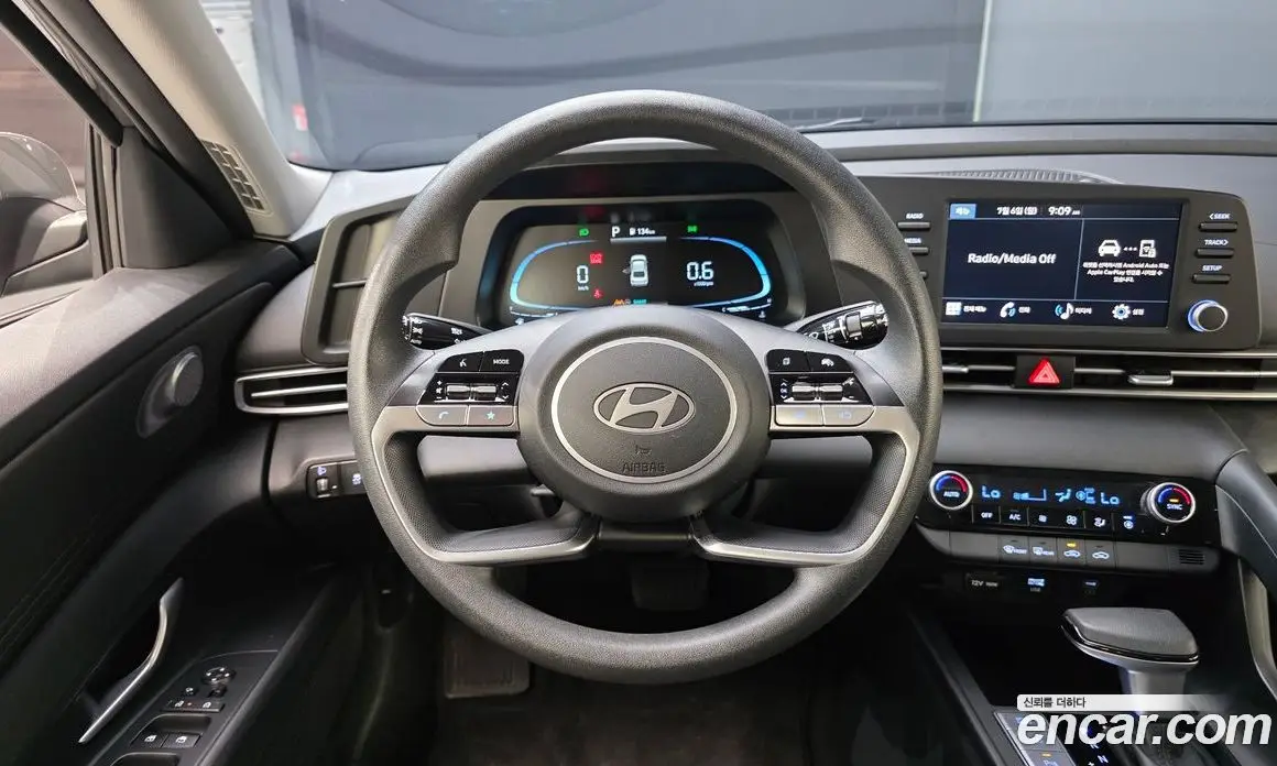 Hyundai Avante 2023 1.6 автомат (гидро), фото 18
