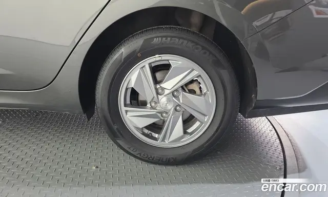 Hyundai Avante 2023 1.6 автомат (гидро), миниатюра 7