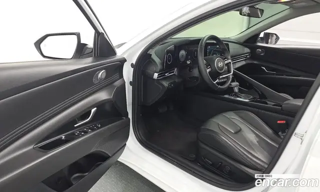 Hyundai Avante 2024 1.6 автомат (гидро), миниатюра 12