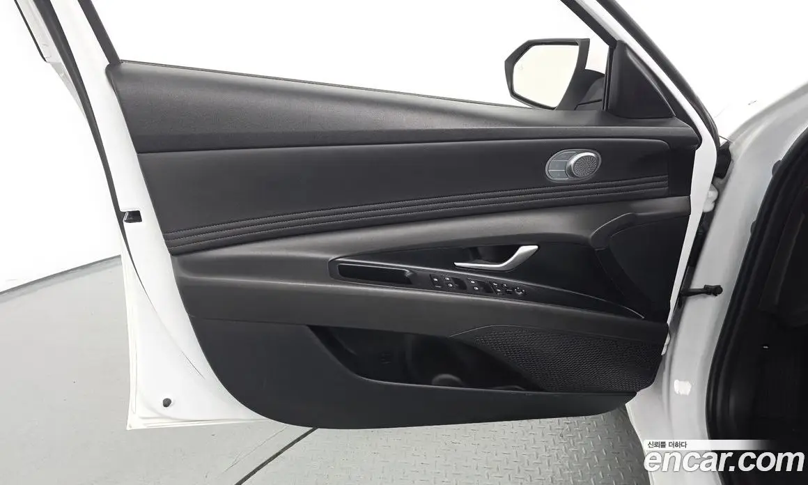 Hyundai Avante 2024 1.6 автомат (гидро), фото 13