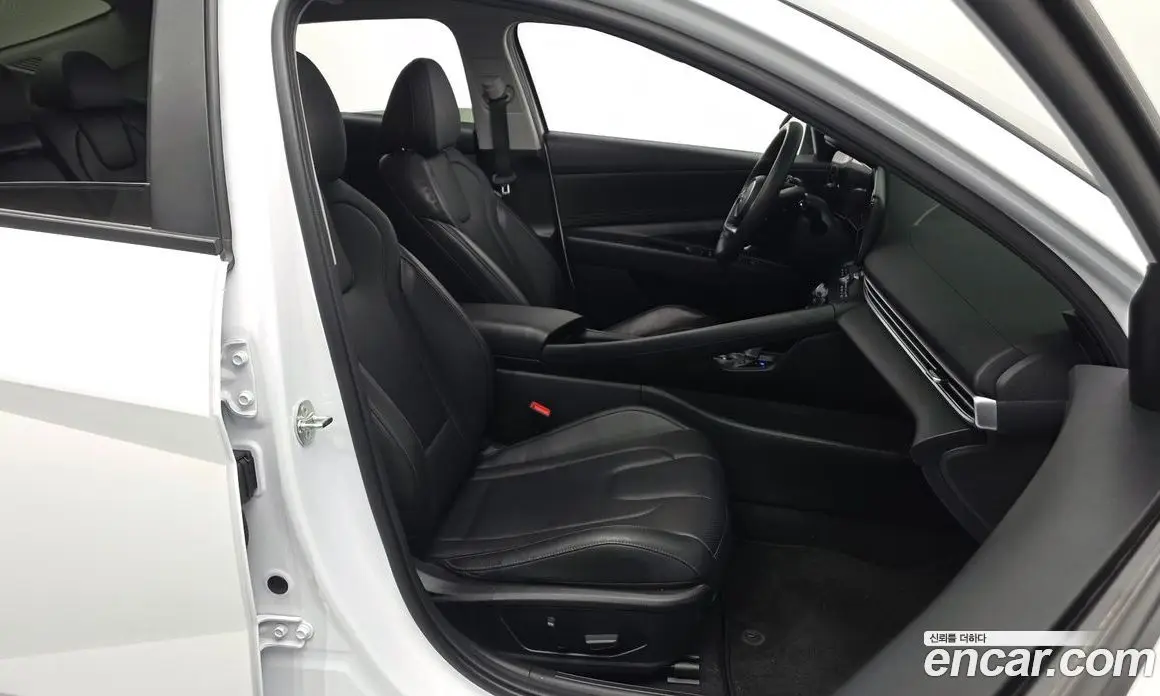 Hyundai Avante 2024 1.6 автомат (гидро), фото 15