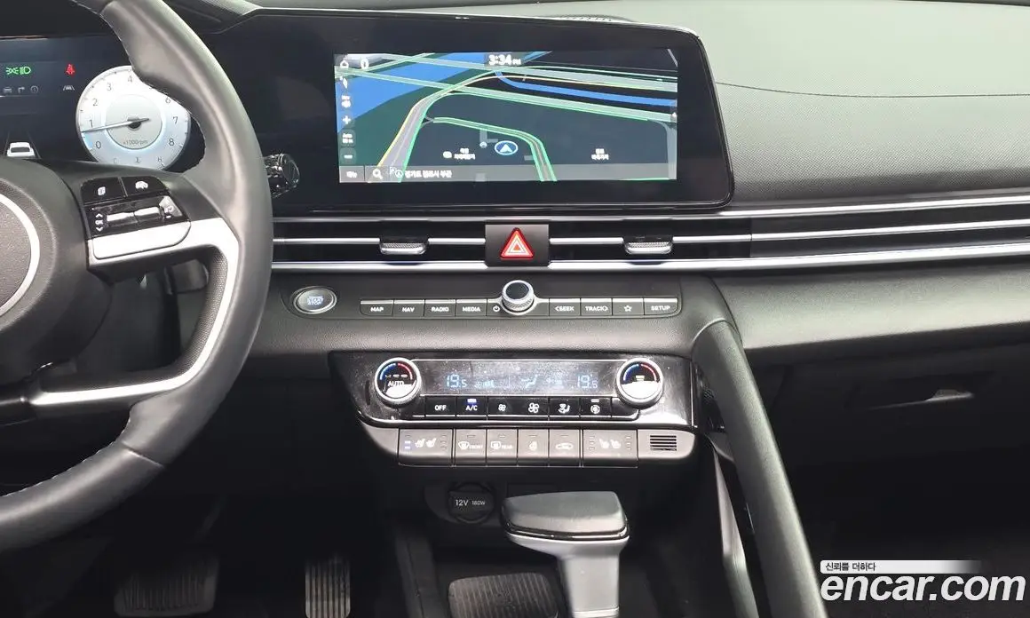 Hyundai Avante 2024 1.6 автомат (гидро), фото 18