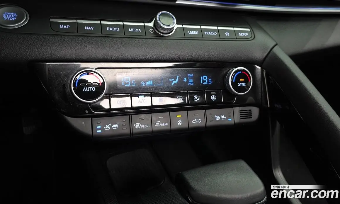 Hyundai Avante 2024 1.6 автомат (гидро), фото 30